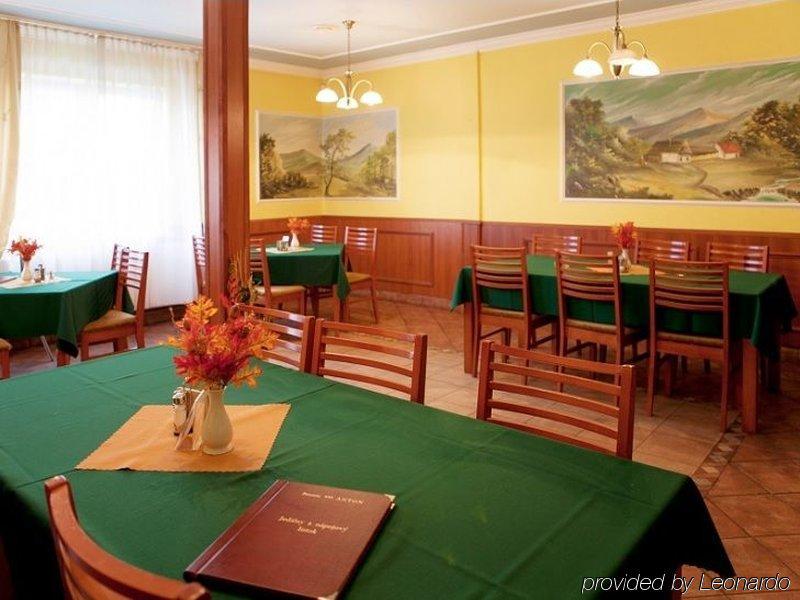 Penzion Anton Teplička nad Váhom エクステリア 写真