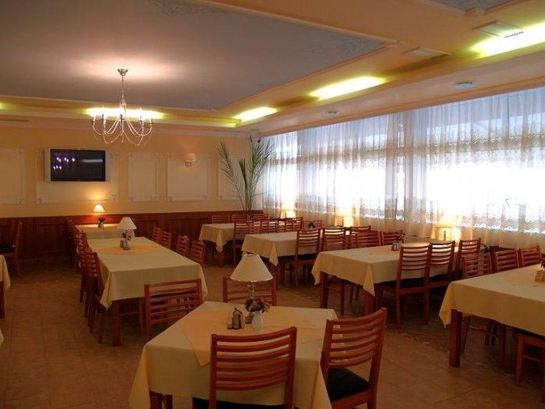 Penzion Anton Teplička nad Váhom エクステリア 写真